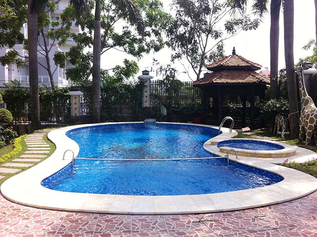 HỒ BƠI GIA ĐÌNH NHÀ ANH TRÍ